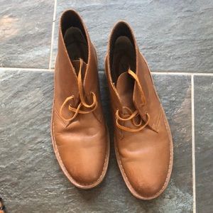 Men’s Clarks low cut boots size 11